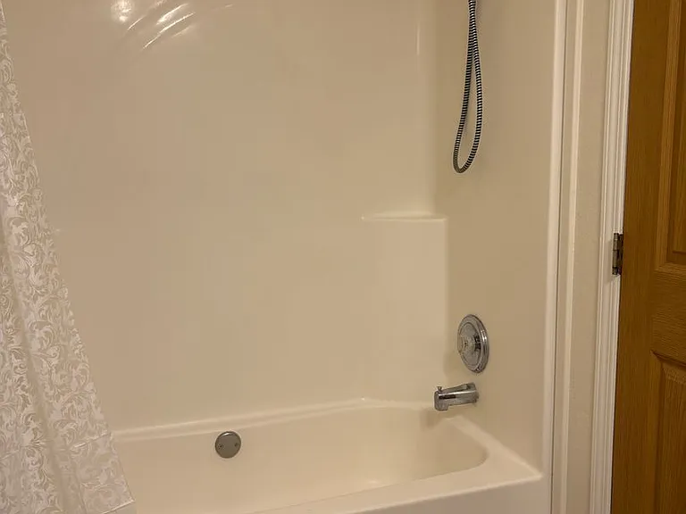 711 Clark Street Duplex — Photo 6