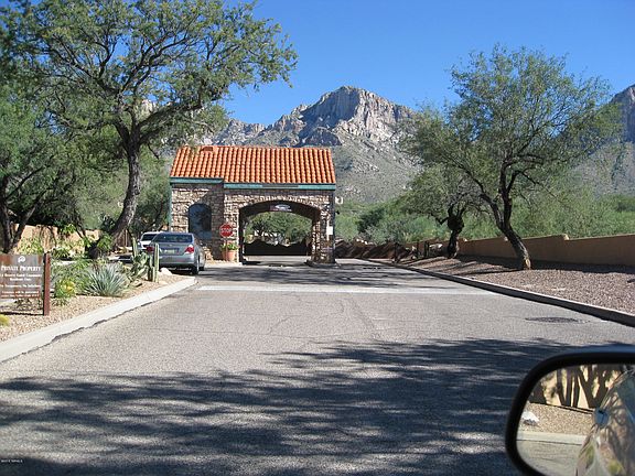 2nd image of 1440 E Desert Starling Ln N