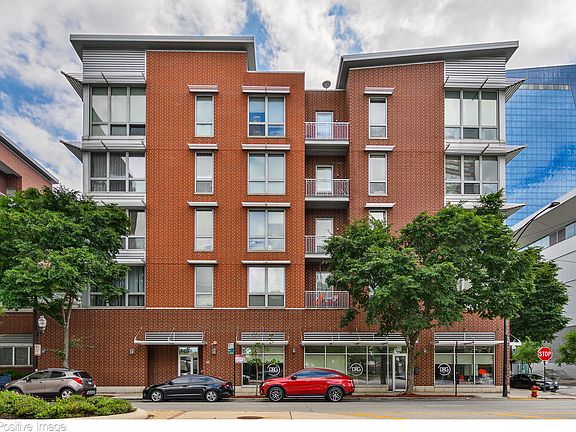 2nd image of 2035 S Indiana Ave APT 205