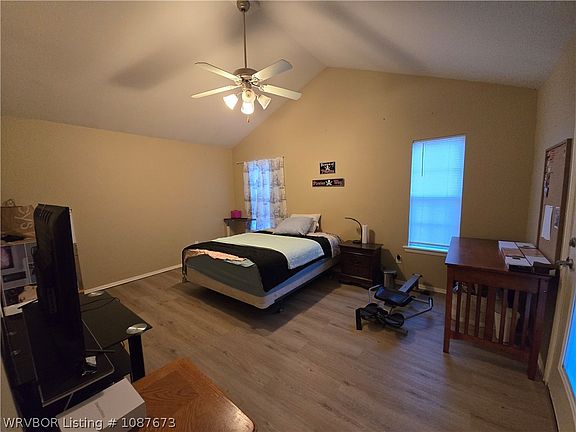 4th image of 34676 Cooper Rd