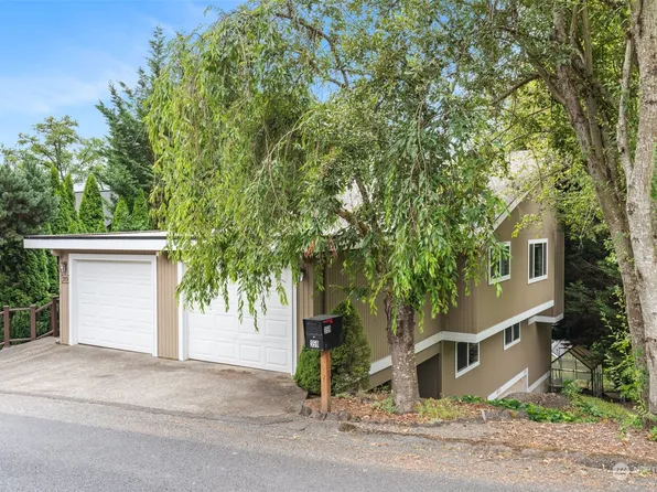 359 SE ParkHill Dr, Chehalis, WA 98532