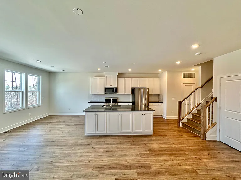 131 Leather Flower Dr — Photo 4