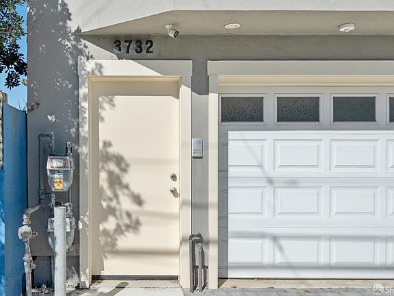 2nd image of 3732 Rivera St