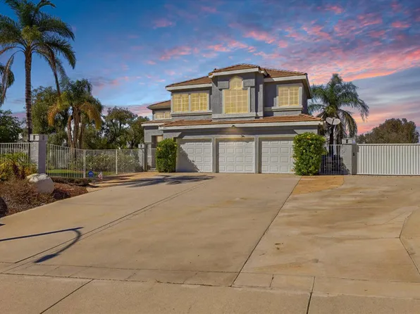 901 Clearwood Ave, Riverside, CA 92506