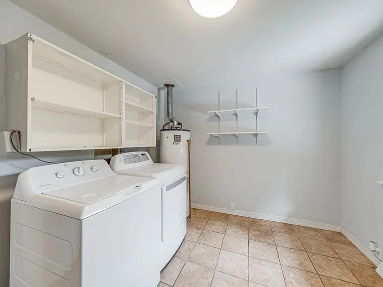 615 Breen Dr — Photo 9