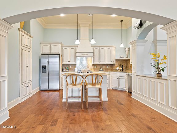 5th image of 108 Dunvegan Ct