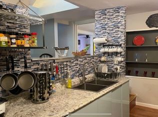 958 Ontario Ave, Niagara Falls, NY 14305