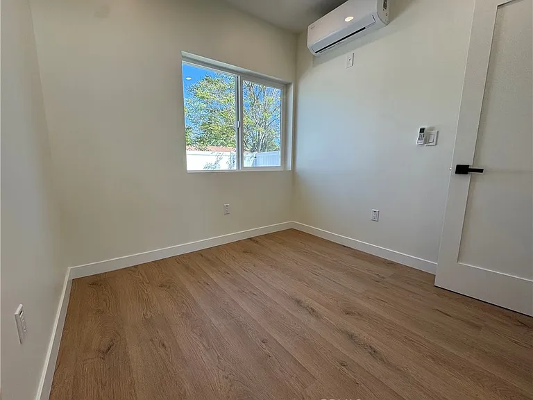 6907 Laramie Ave — Photo 11