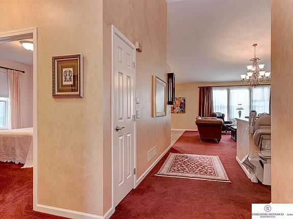 5th image of 17607 Boyd St