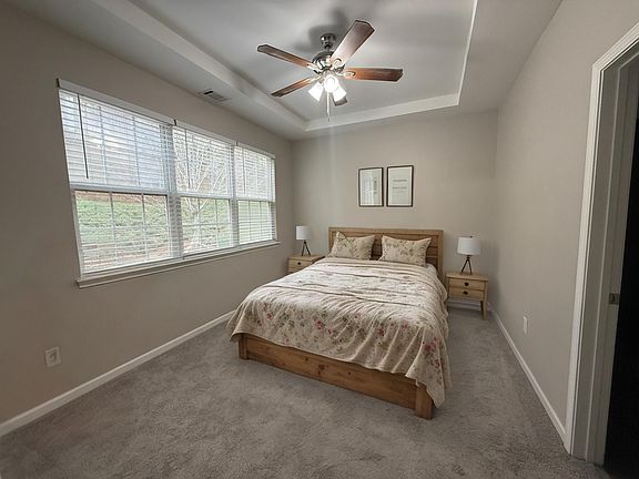 4th image of 404 Pierpont Ct