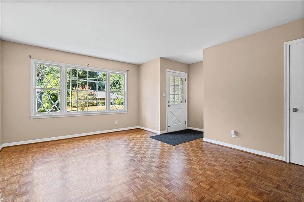 3 bed, 2.0 bath, 1390 sqft, $1,495 — Photo 4
