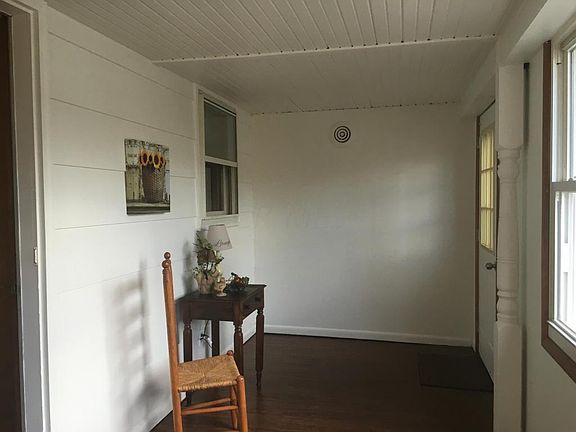 3rd image of 218 S Main St