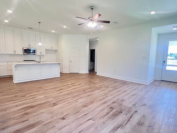 4th image of 22865 Balsam Dr
