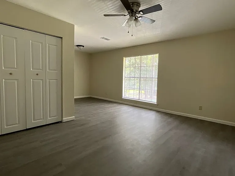 306 W Harriet St — Photo 14