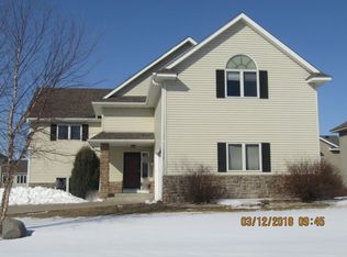521 Prairie Creek Dr, Delano, MN 55328
