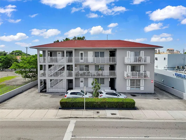 3424 W Flagler St #8 — Photo 1