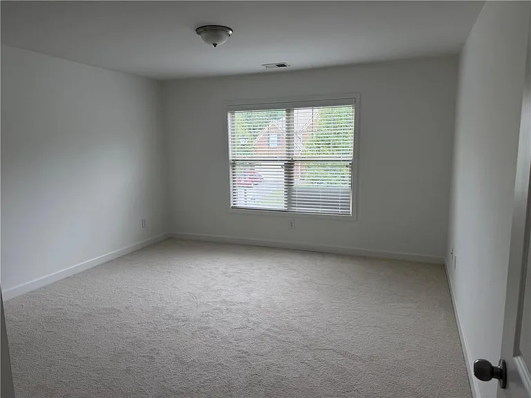 325 Cranbrooke Cir — Photo 14