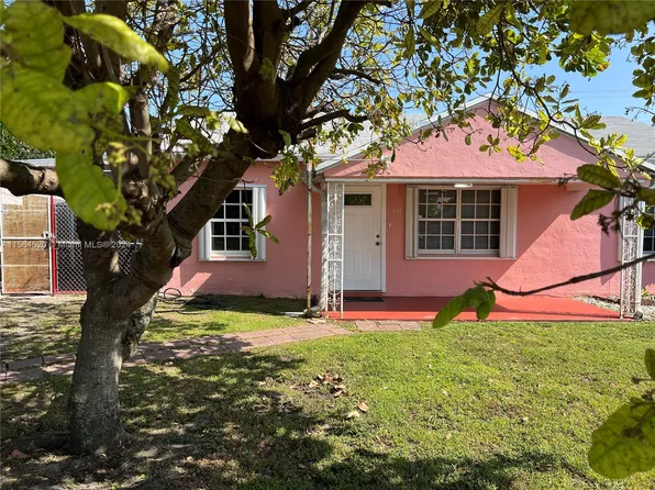 881 SE 1st St, Hialeah, FL 33010