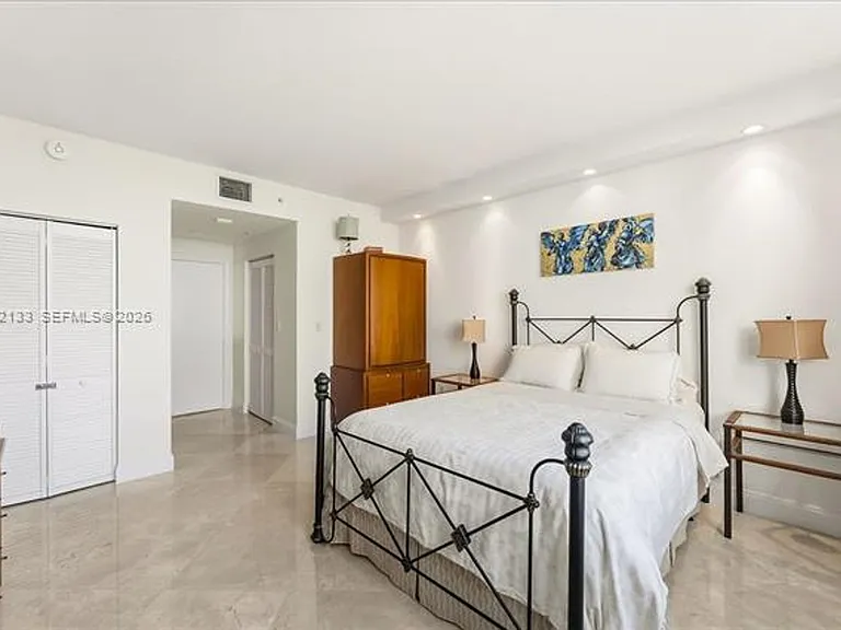 90 Alton Rd #Penthouse 3203 — Photo 21