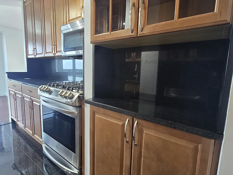 112 One Qns Blvd #19C — Photo 14