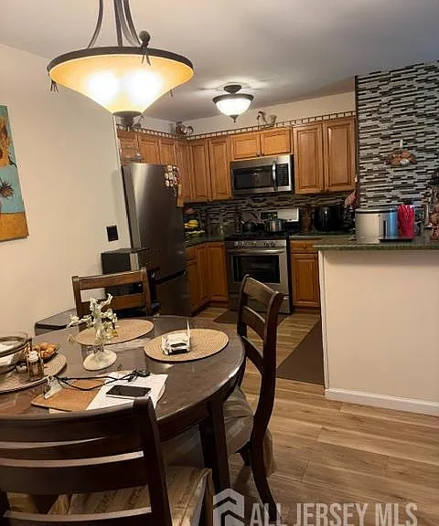 246 Crosspoint Dr — Photo 3