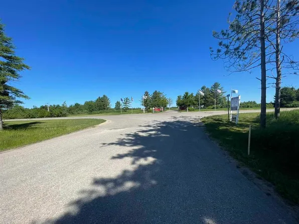 11758 Us Highway 31 N, Charlevoix, MI 49720