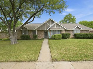 6521 Riviera Dr, North Richland Hills, TX 76180