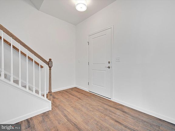 2nd image of 4 Stream