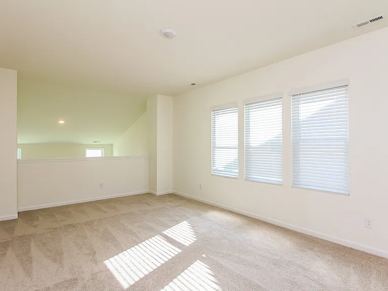1608 Corbett St — Photo 6