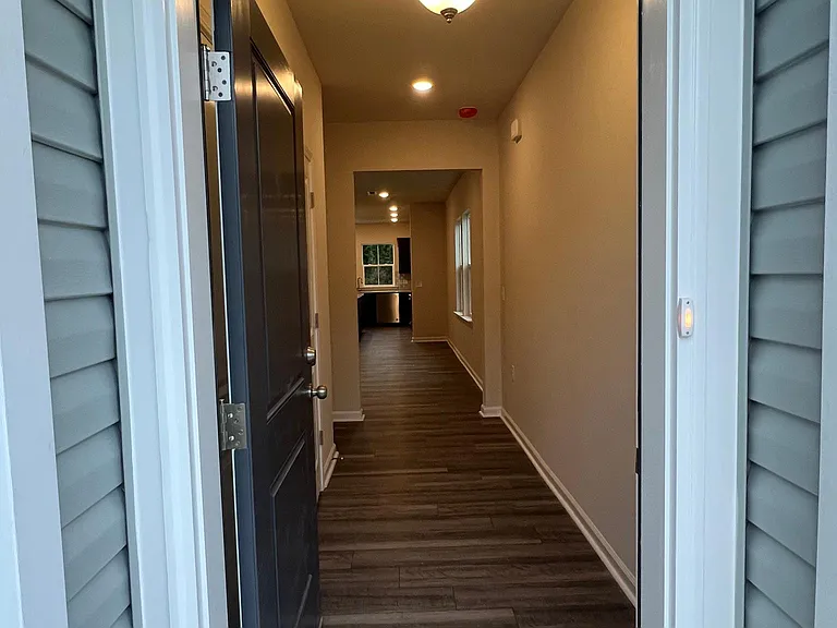 872 Falls Grove Trl — Photo 2