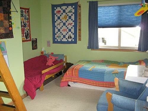 Upstairs bedroom with loft