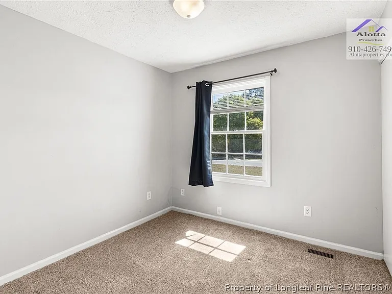 818 Grambling Ct — Photo 13