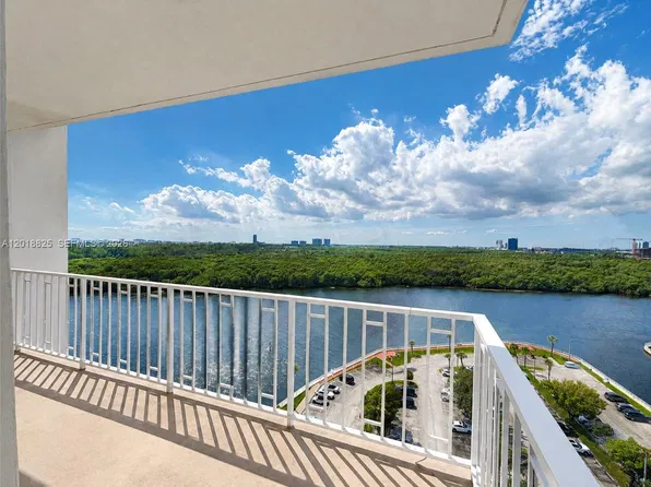 500 Bayview Dr APT 1421, Sunny Isles Beach, FL 33160