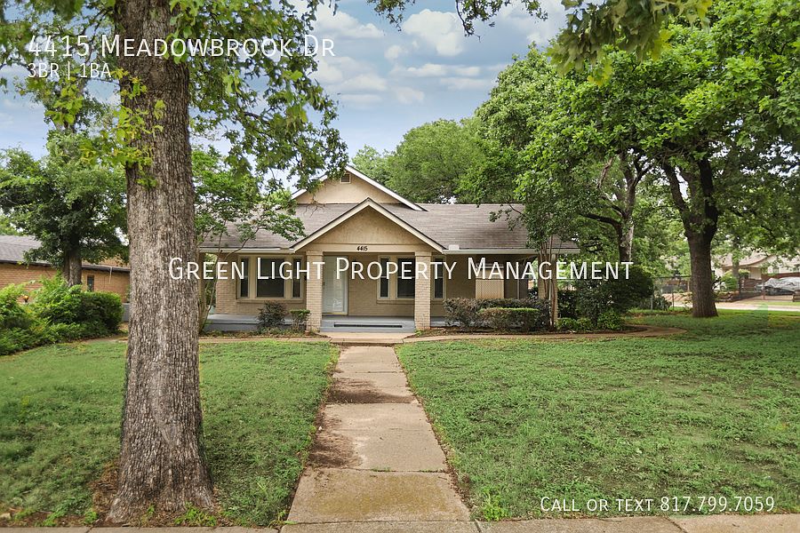 1st image of 4415 Meadowbrook Dr