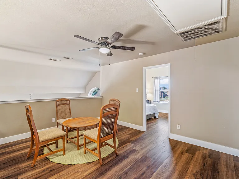 1464 Summerhill Dr — Photo 18
