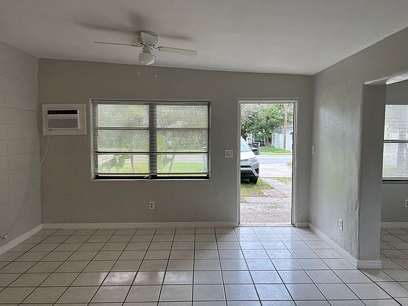 4th image of 309 Fairlane Ave