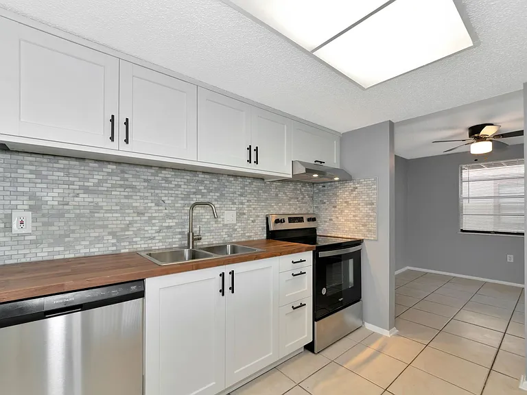 5026 Water Oak Dr #109 — Photo 9