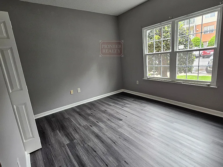 9301 Baffy Ct — Photo 4
