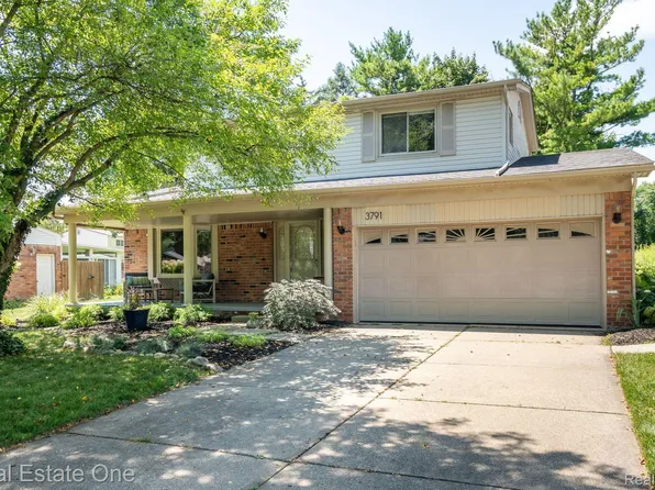 3791 Nash Dr, Troy, MI 48083