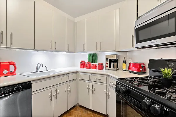 Rented by Corcoran | media 3