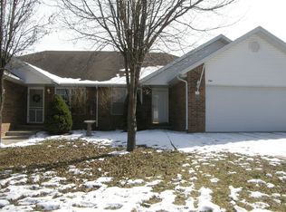 704 W Foxx Dr, Nixa, MO 65714