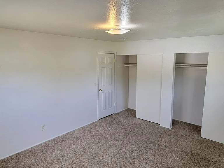 752 N Irving St — Photo 9