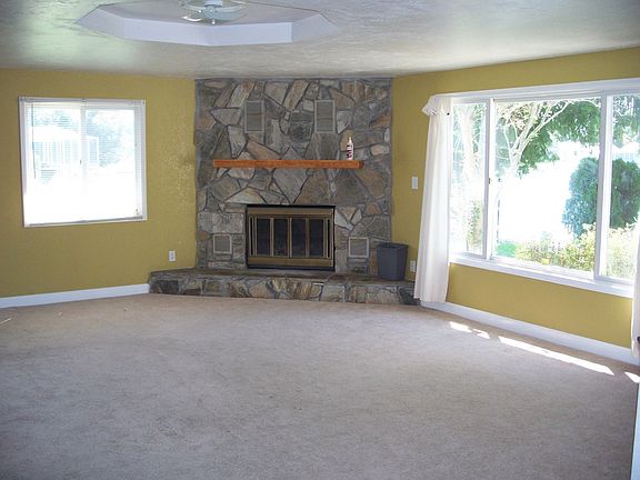 Fire place in hugh family room