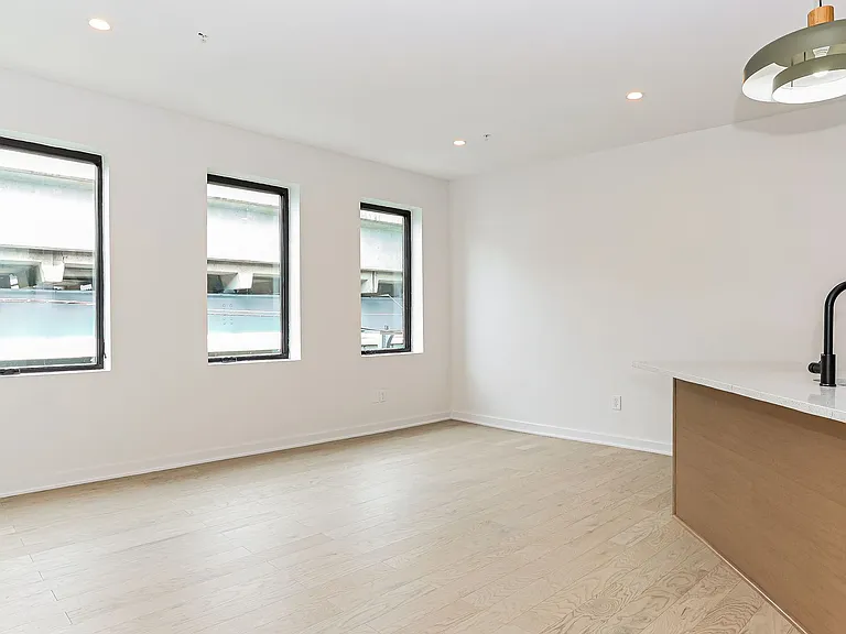 Welcome to Emerald Fox Lofts — Photo 17
