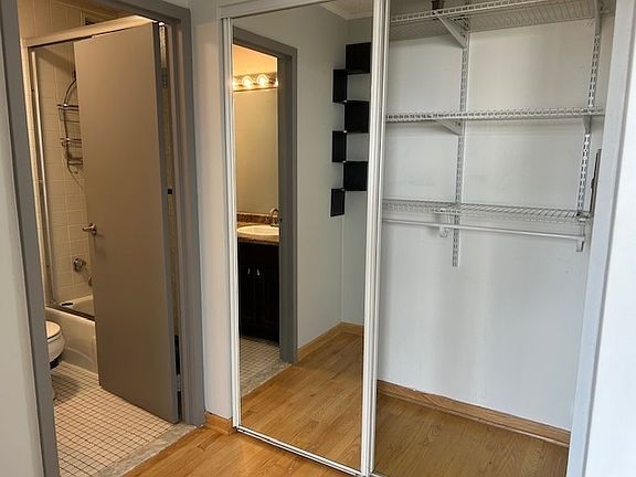5th image of 3930 N Pine Grove Ave APT 1608