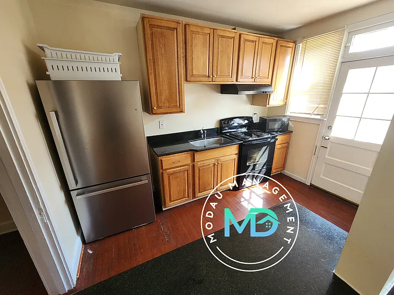4329 Shamrock Ave — Photo 9