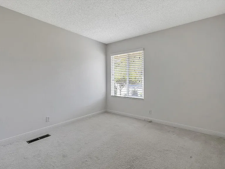821 Figwood Ct — Photo 34