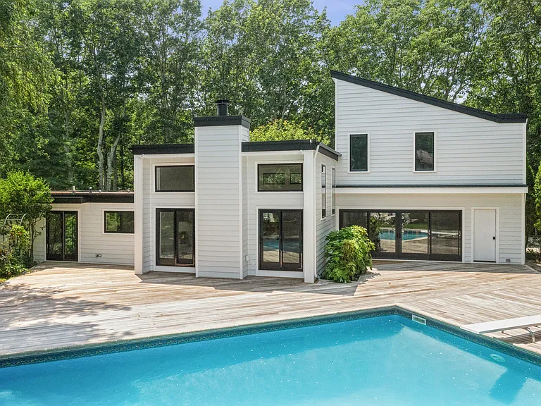 10 Woodland Ct — Photo 2