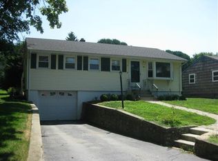 96 Capstan Ave, Groton, CT 06355