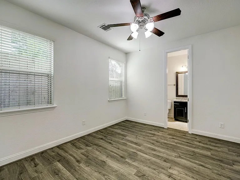 1518 Birdsall St #C — Photo 19